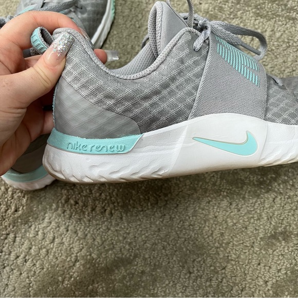 EUC Women’s Nike Renew In Season TR 9 size 7 in Ocean Blue/Gray - Picture 4 of 8